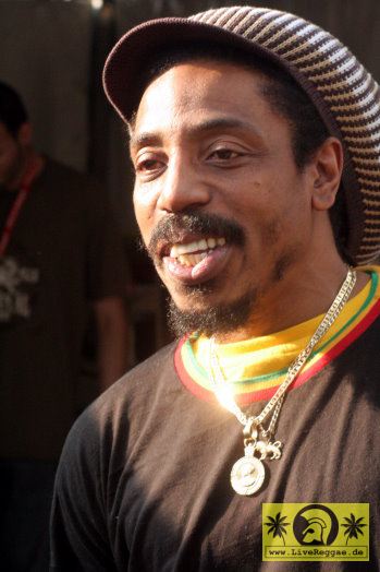 Earl 16 (Jam)